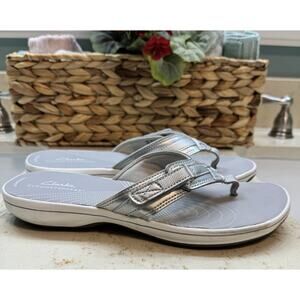 Clarks Cloudsteppers Sport Thong Sandals Breeze Sea Silver 9M Preowned